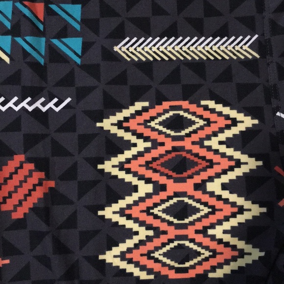 TC LuLaRoe Leggings - Picture 2 of 3